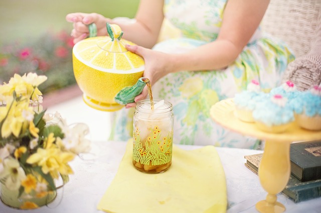 DIY Erfrischendes Gesichtsspray Grüner Tee aufkochen