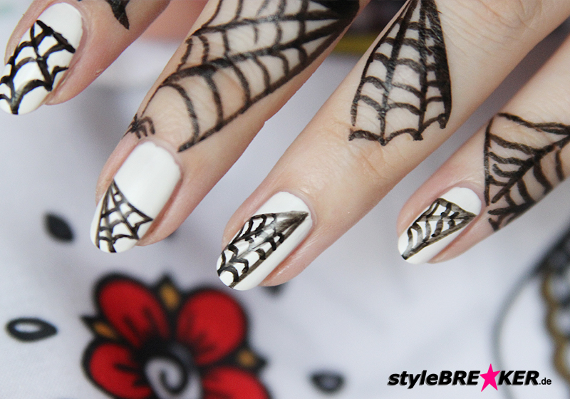 Halloween Nailart Spiderweb
