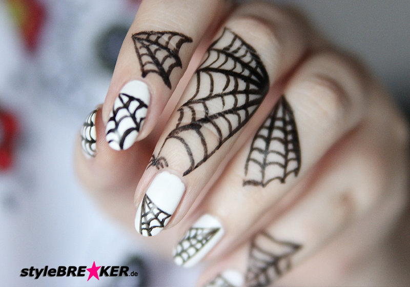 Halloween Nailart Spiderweb